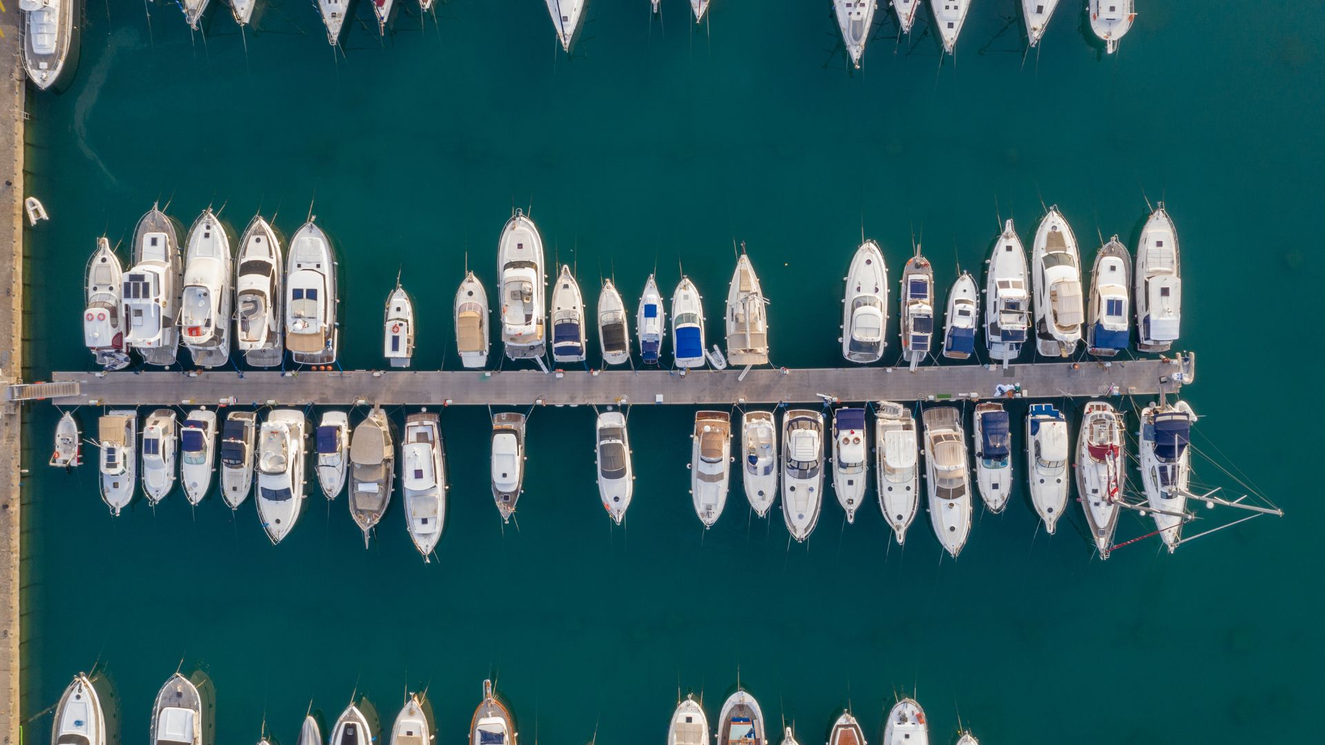 TAY marina header 1920px marina with boats docked
